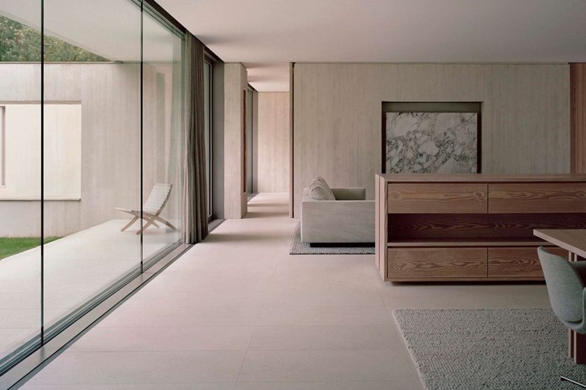 The Art of Lounge Maintenance: Tips and Tricks for a Pristine Space