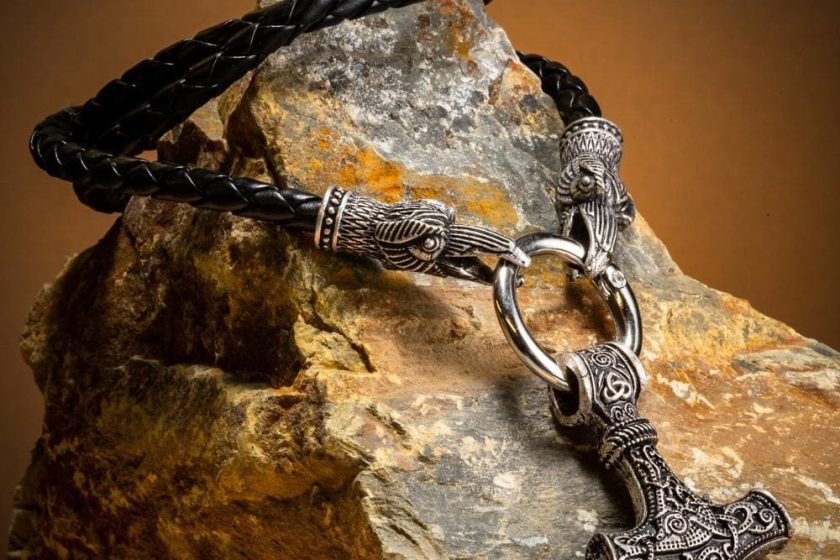 ravens head leather kings chain